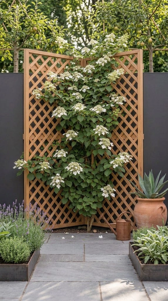 Corner Fitting Trellis