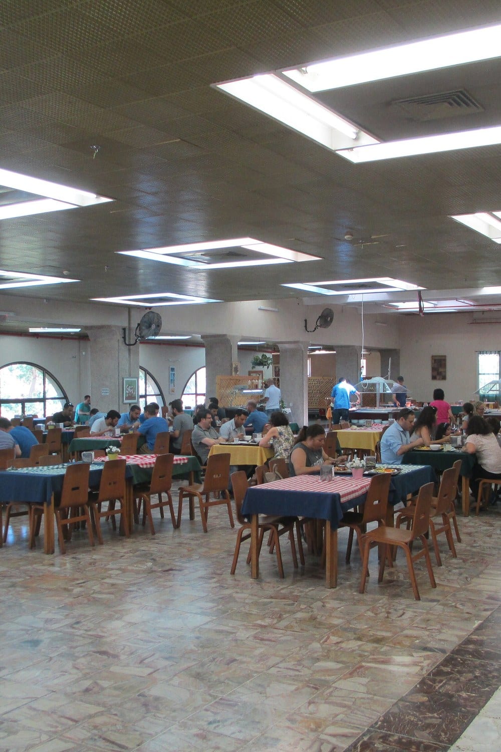 Dining room connected to the kitchen style